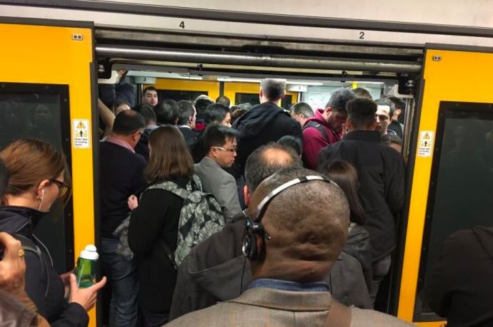 悉尼通勤鄙视链：压垮成年人的不是工作，而是上下班路上