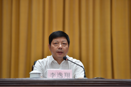 全市政法领导干部政治轮训班开班李逸翔主持并作首场辅导报告