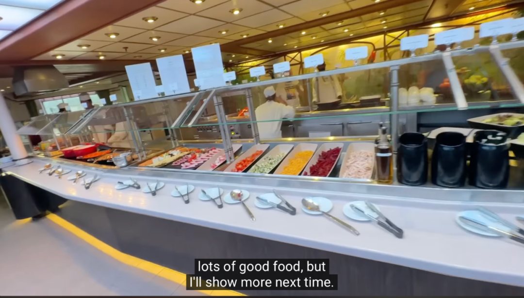 退休夫妇花10万“邮轮养老”：船上住15年，包吃包打扫，环游世界4圈，比房租便宜得多！