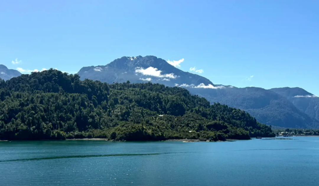 退休夫妇花10万“邮轮养老”：船上住15年，包吃包打扫，环游世界4圈，比房租便宜得多！