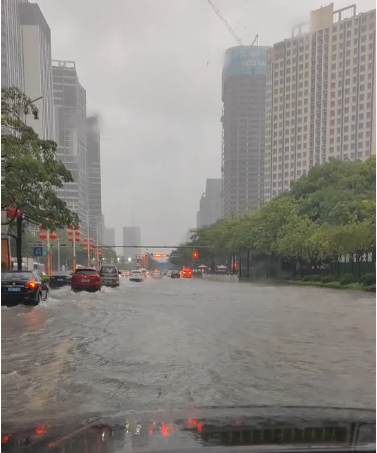 佛山启动防暴雨Ⅱ级应急响应这些路段有积水部分公交停运