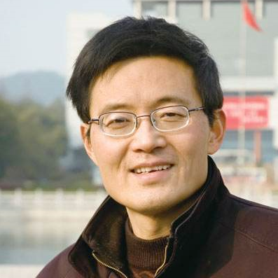 阎真，中南大学文法学院教授、副院长，中国作家协会会员。曾著长篇小说
