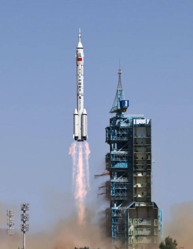 发射成功!交大校友陈冬、蔡旭哲顺利出征! 图片