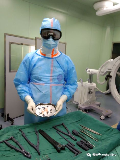 重磅!武汉协和医院成功完成首例新冠肺炎患者胸腰椎骨折手术 重磅!武汉协和医院成功完成首例新冠肺炎患者胸腰椎骨折手术