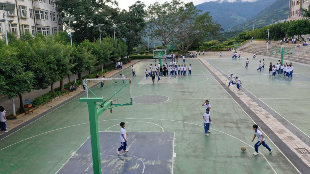 中远海运集团为永德大雪山中学添置新硬件设施.png