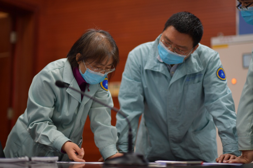 大狗插女人的b图黄图_图b是什么意思啊_b图