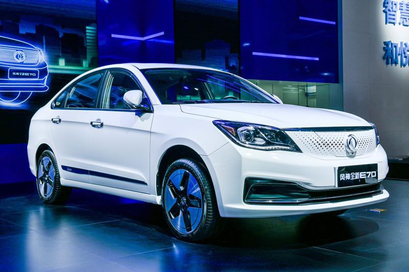 全新E70携EX1亮相成都车展，东风风神未来三年将推9款新车