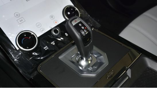 英德两大豪华中型SUV大PK！全新极光和奔驰GLC L哪款值得买？