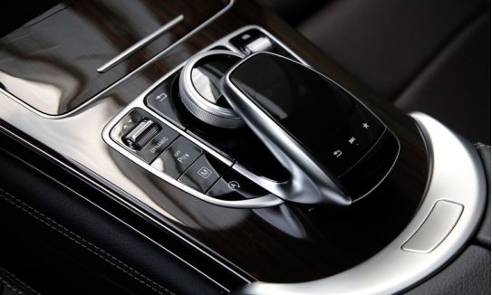 英德两大豪华中型SUV大PK！全新极光和奔驰GLC L哪款值得买？