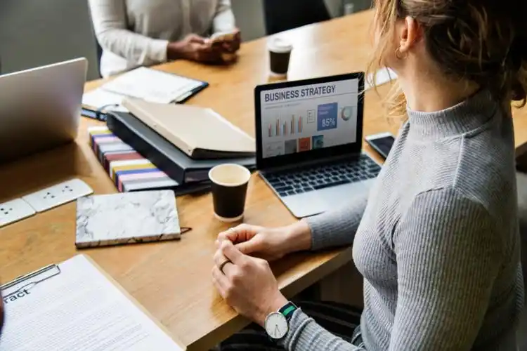 China Work Visa ： Legal Rep Status Does Not Grant Work Permit