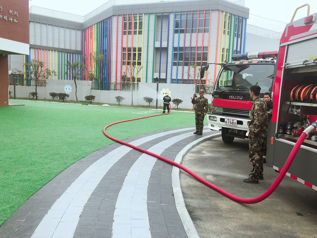 南京新书院悠谷学校第13周安全演习-- “消防车走进校园