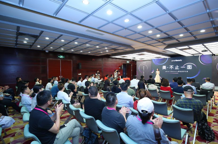 2019第27屆春季深圳禮品家居展開(kāi)幕 引領(lǐng)禮贈(zèng)行業(yè)新動(dòng)向