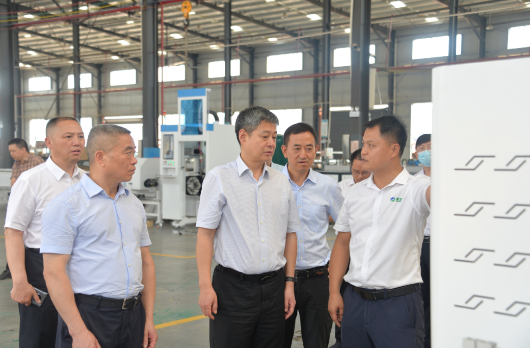 严华在新邵经开区调研“新官不理旧账”问题整治工作_邵阳头条网