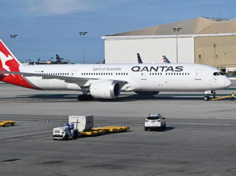 最新：澳洲撤侨客机抵达香港！