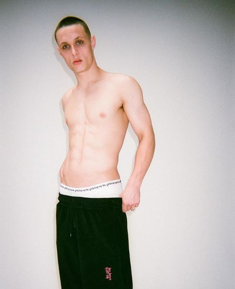 為什麼平胸的美麗這麼多人追捧？看這些品牌就知道了。