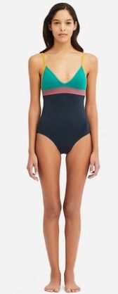 怎麼都拍不出 IG 上的泳裝美照？我看你是不會買泳衣！