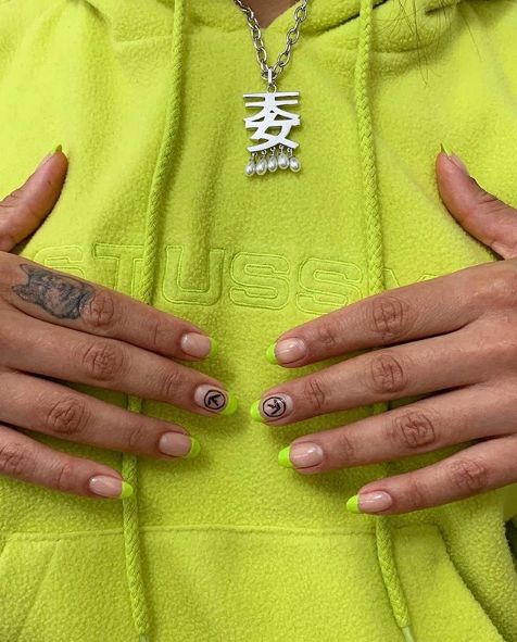 解鎖夏季穿搭新思路，這裡有一份時髦色彩教科書