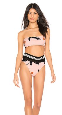 怎麼都拍不出 IG 上的泳裝美照？我看你是不會買泳衣！