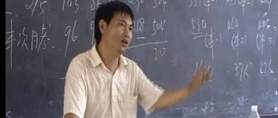 河南一所县城中学刷屏，11人超过700分！凌晨校园照震撼无数家长!