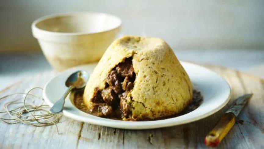 dish made with suet and flour:a steak and kidney pudding肉桂米