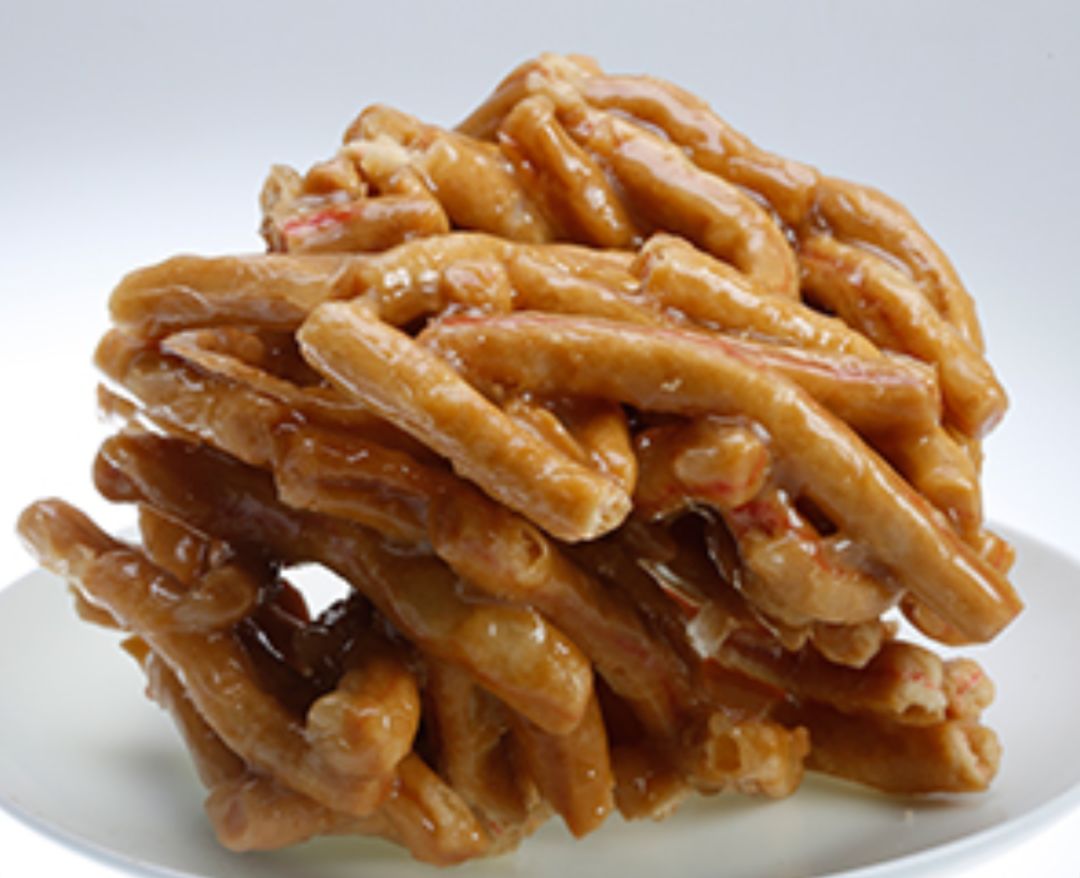 那时的孩子们,喜欢到供桌前掰蜜供尖吃,香甜酥脆的,但是穷人家买不起