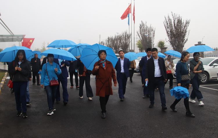 集領導家屬智慧 繪供水發展藍圖