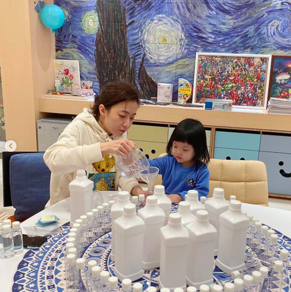 刘銮雄二房甘比再孕_甘比是刘銮雄的什么_甘比