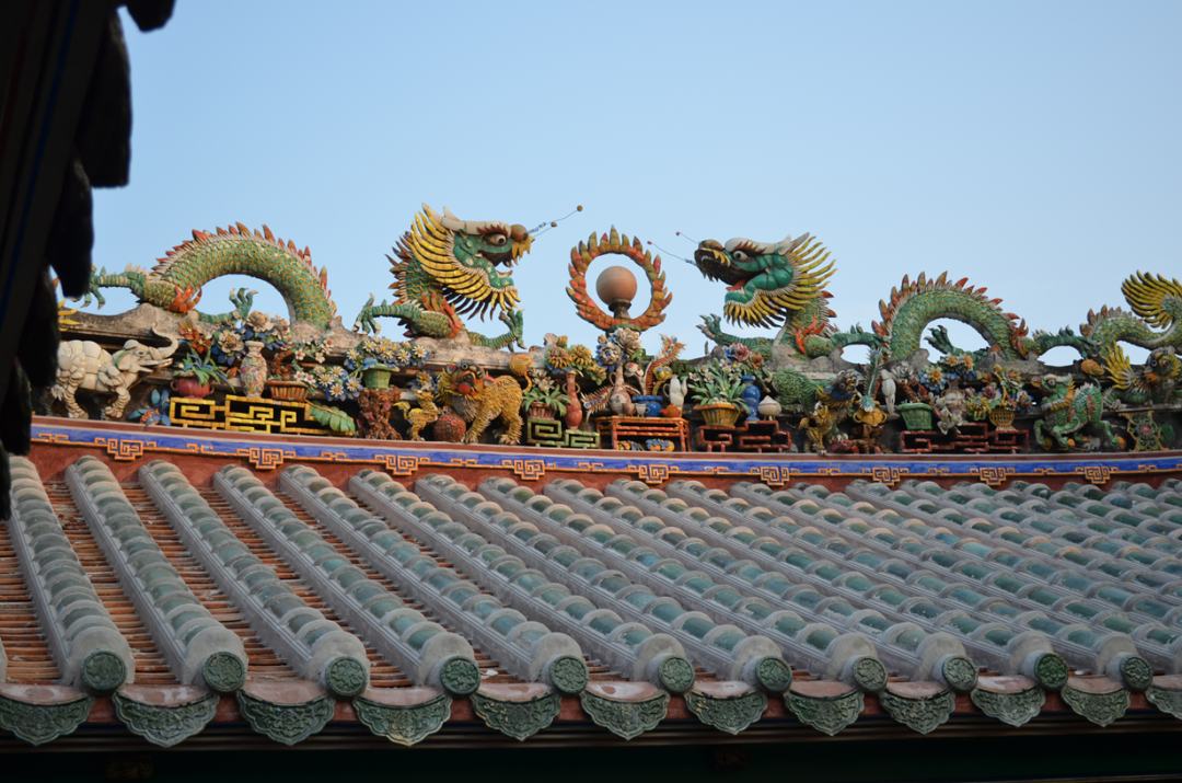 闽南人的厝顶有出戏