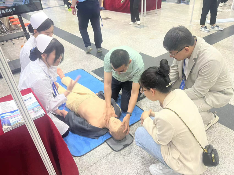 山东齐鲁技工学校在"济南市2024年职业教育活动周"活动大展风采