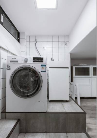 把客廳抬高了一點，60㎡的房子就多出了儲物間、餐廳、和工作區 家居 第22張