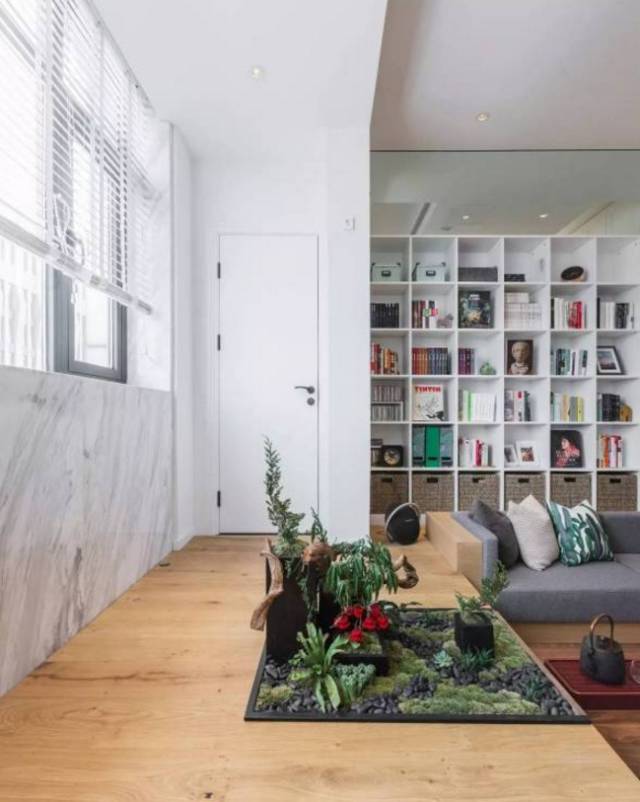 把客廳抬高了一點，60㎡的房子就多出了儲物間、餐廳、和工作區 家居 第9張