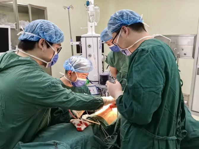 肋骨怎么记忆【科室动态】我院胸外科顺利完成记忆合金环抱器肋骨骨折切开复位内固定术_https://www.jmylbn.com_新闻资讯_第3张