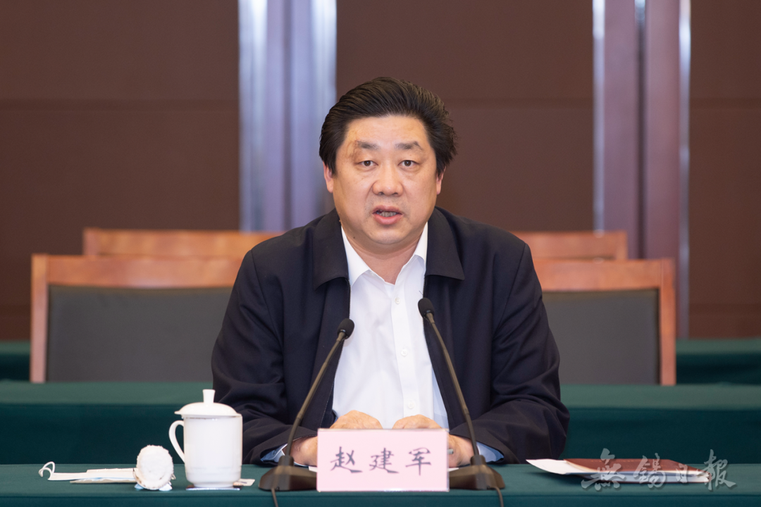 我市设分会场,市领导包鸣,杨晓妮,许昌在江阴分会场收听收看会议.