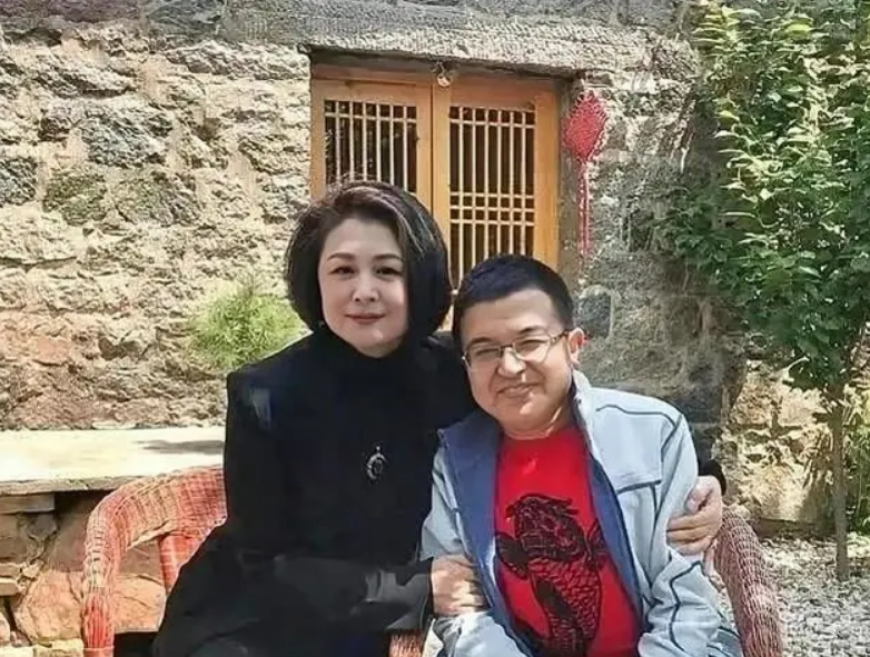 50岁"谢大脚"于月仙车祸离世,最后一条朋友圈曝光:人生无常,唯有爱
