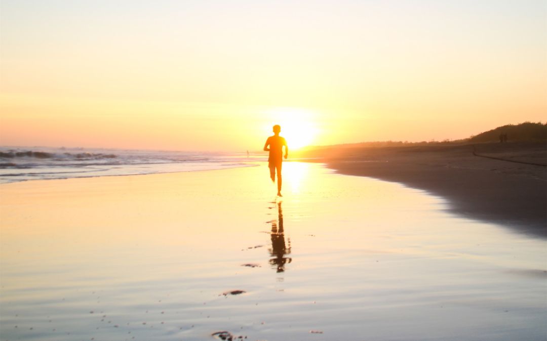 用不断奔跑的步伐跑出健康的理想人生
