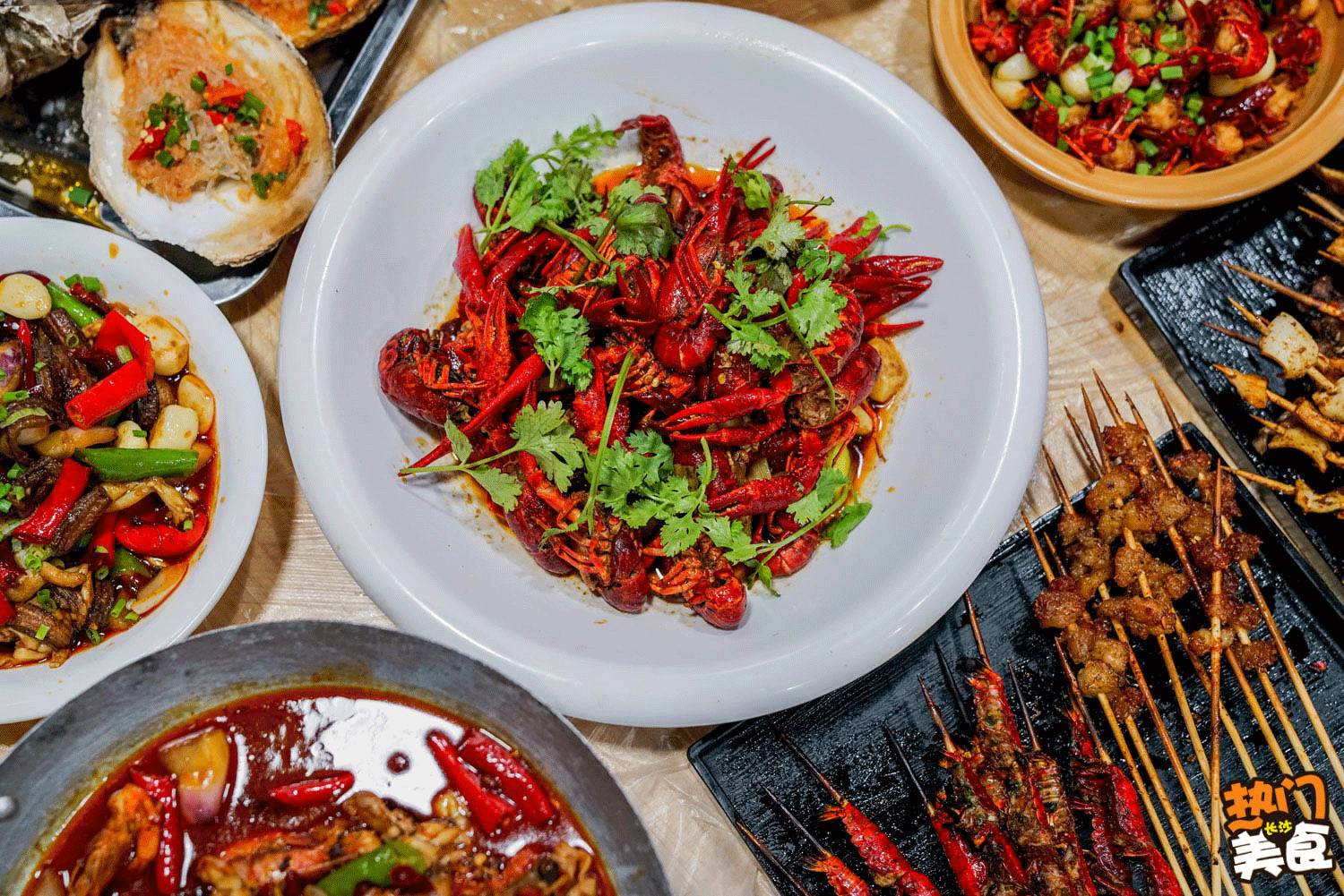 来自湖北的海鲜烧烤,将武汉宵夜带到四方坪,刚开店就已爆满