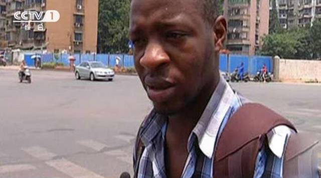 看以后谁还敢说农村建房土了！