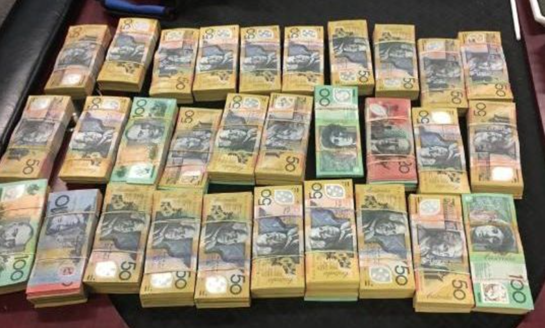 悉尼华人夫妇逃税$3200万、3处豪宅被封！成堆现金红酒搜出，多名华人遭抄家，这些事情不能碰...（组图） - 4
