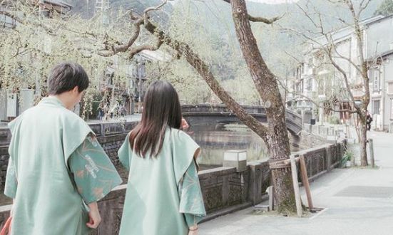最「日本」的旅行方式，就是穿著浴袍在溫泉街上散步！ 旅遊 第14張