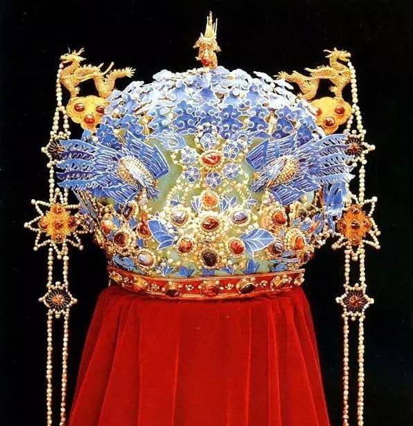 中国古代女性最高礼仪的盛饰凤冠