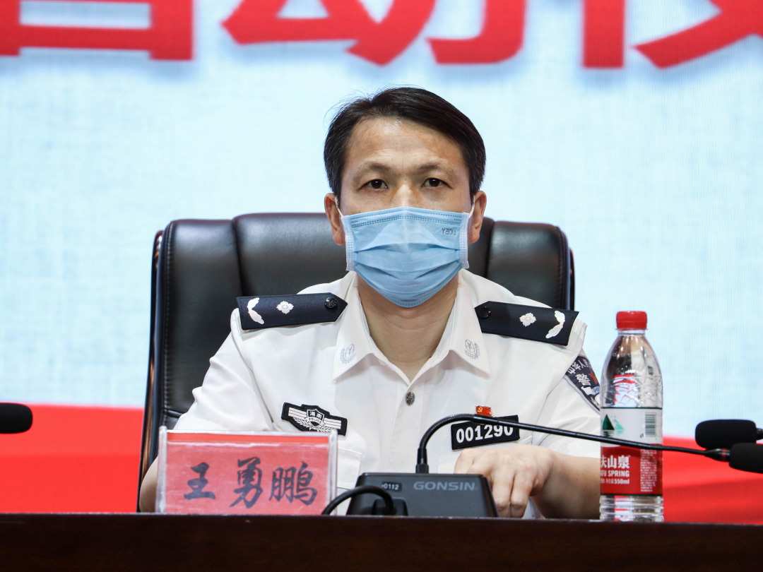 学生工作处领导张政雄作了题为《"为什么"以及"怎么样"系好从警的第