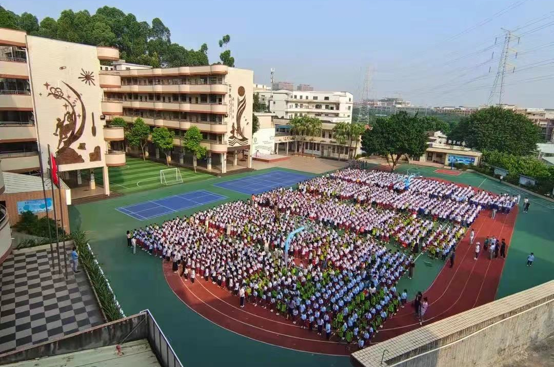民校*贵30万/年！*高涨幅53%！读完花掉一套市区房