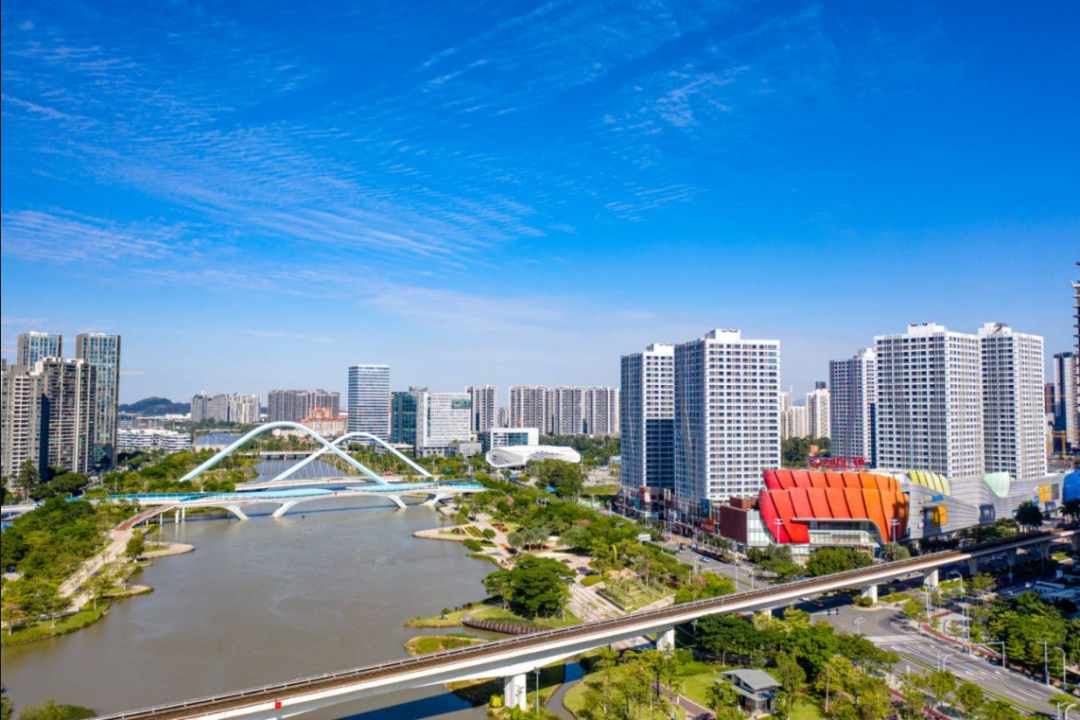 南沙越秀滨海花城配建九年一贯制学校，建面75-97㎡