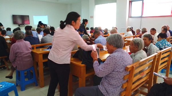 邮储银行宜兴市支行积极开展防范非法集资宣传