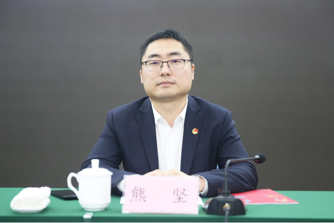 而后,团市委副书记熊坚同志作了讲话,充分肯定了青山湖区的青年工作