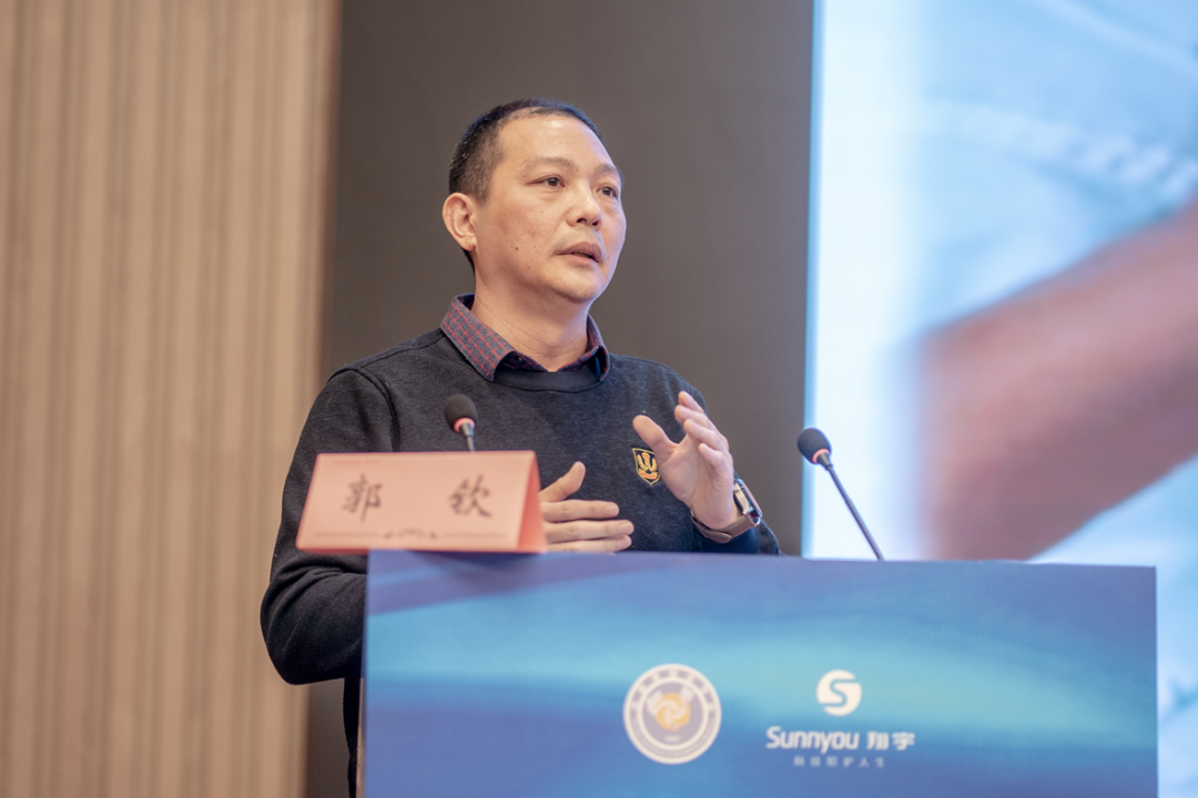 肩部专题开幕式上,中国人民解放军总医院第三医学中心邢更彦教授致辞