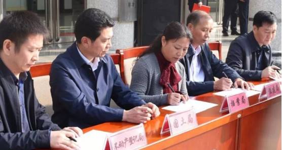 我县举行不动产登记局、房产管理局档案移交暨档案资料联合管理办