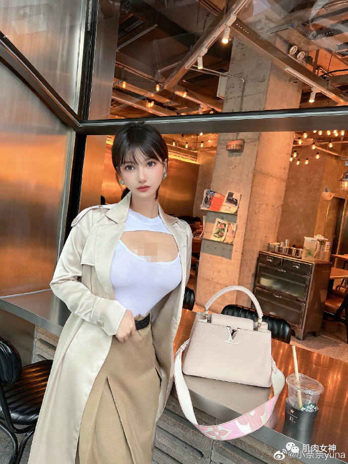 【美女】实力圈粉！肉感、力量感并存的00后主播，谁不着迷？（组图） - 10