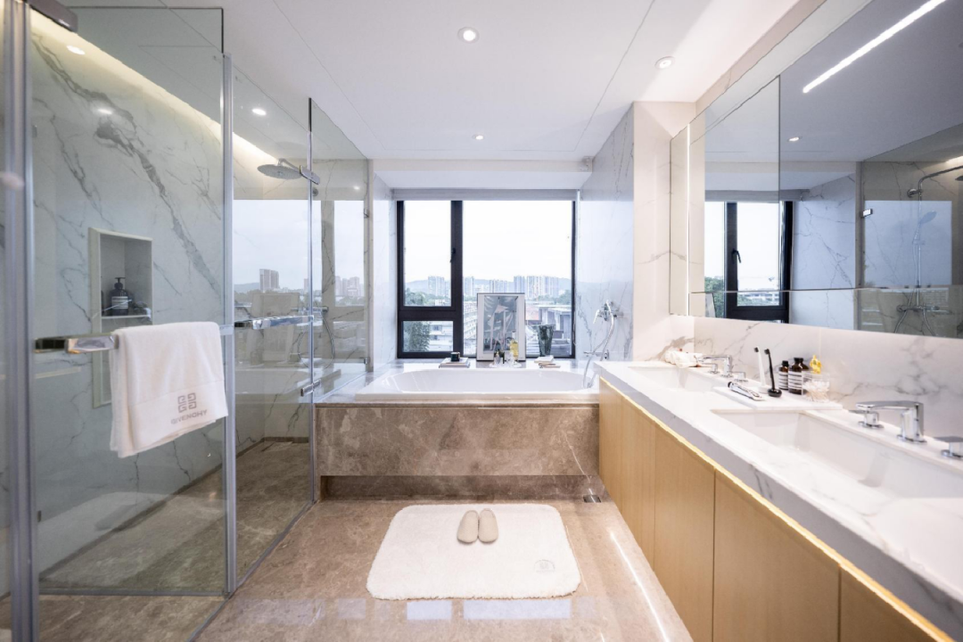 白云山豪宅，珠光云山壹号加推新品特价叠墅206-241 ㎡