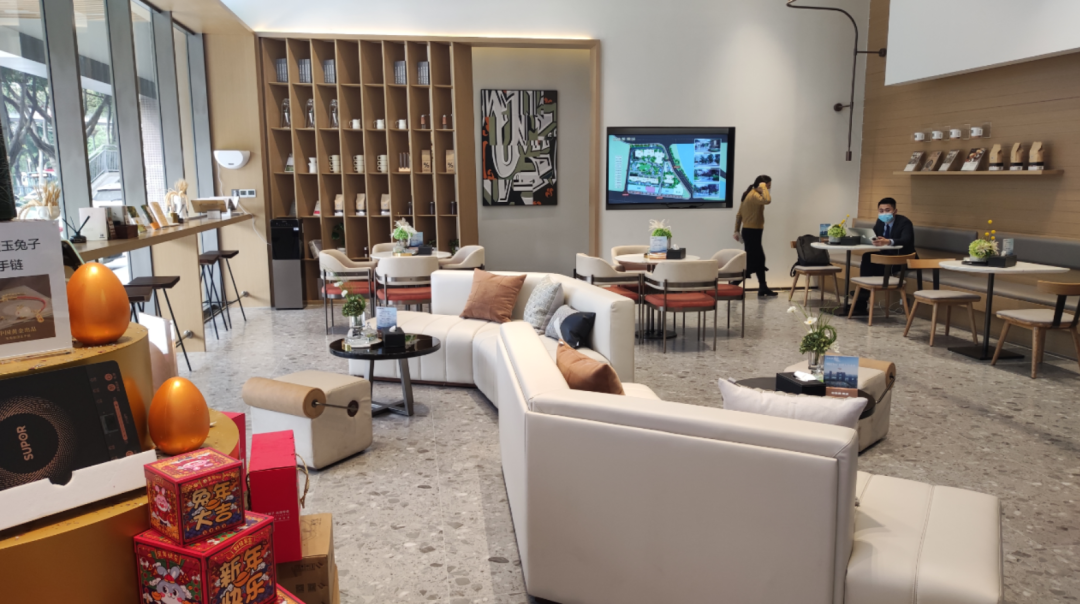 海珠十年烂尾楼【海珠湖景峰】开售，5.2万/平